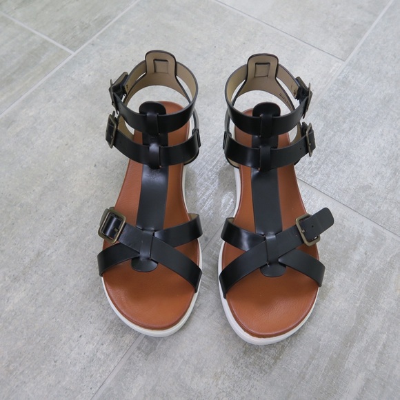 SOLD Black gladiator sandals - Picture 3 of 5